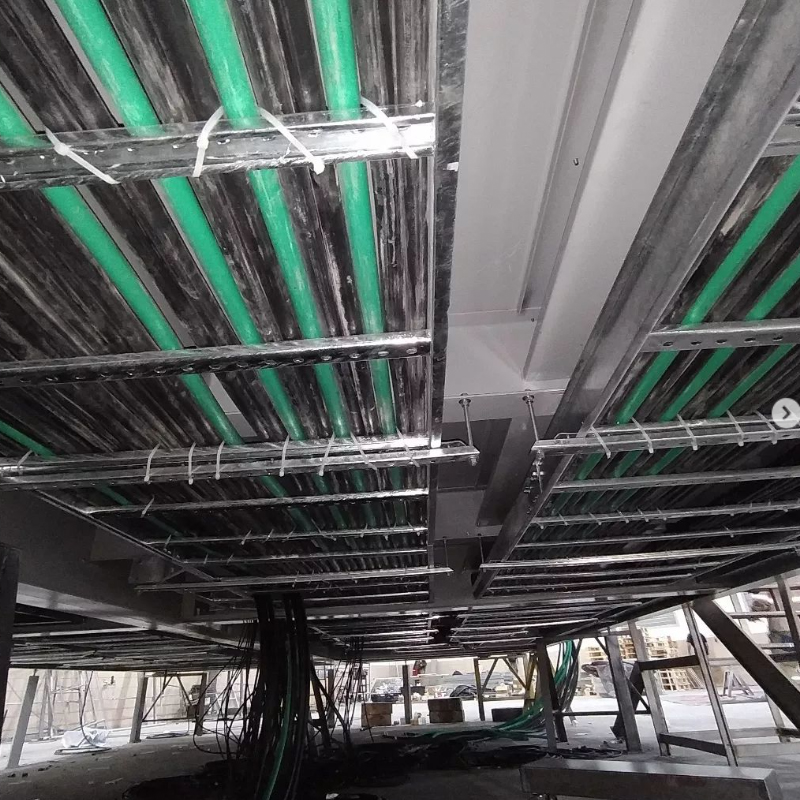 Serviços de campo para montagem de bandejamento e lançamento de cabos